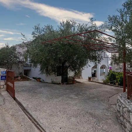 With A Parking Space Mavarstica, Ciovo - 16215 Appartement Trogir