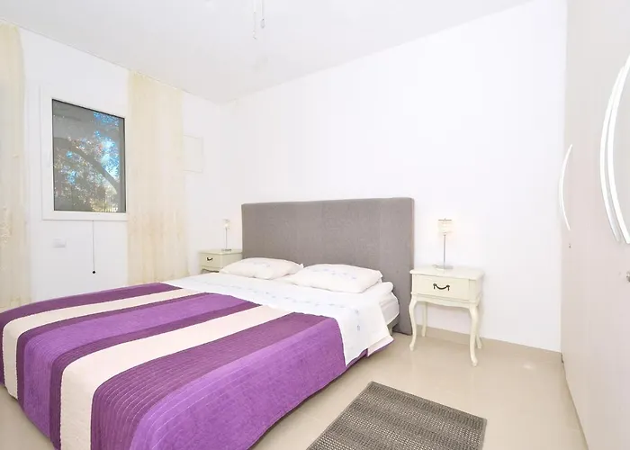 Appartement With A Parking Space Mavarstica, Ciovo - 16215 Trogir