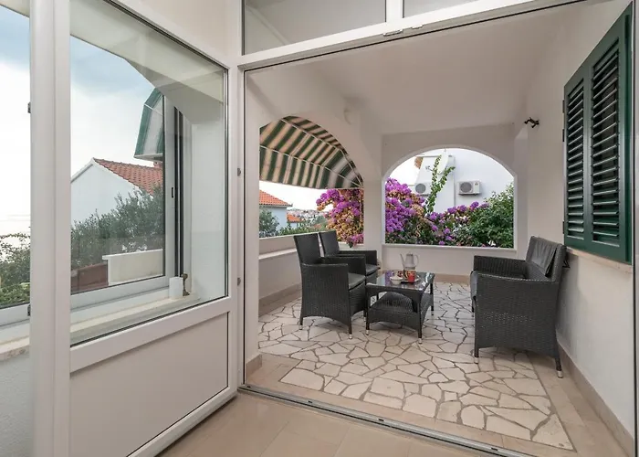 With A Parking Space Mavarstica, Ciovo - 16215 Appartement