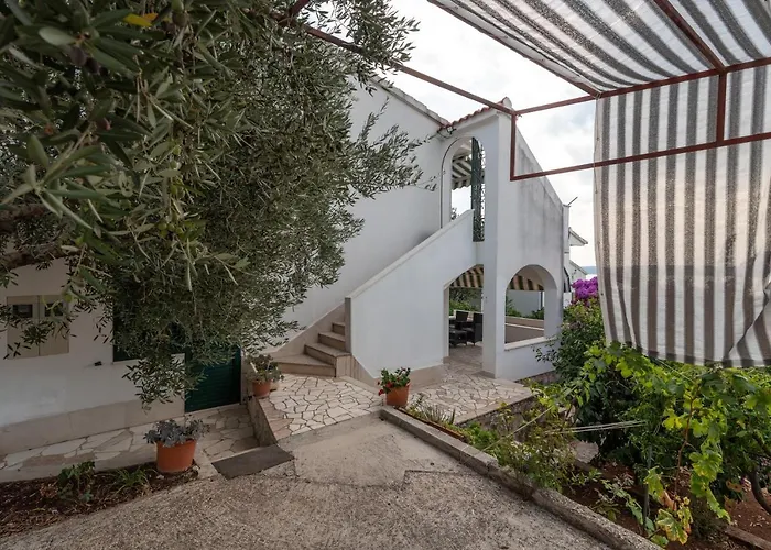 Apartament With A Parking Space Mavarstica, Ciovo - 16215 Trogir
